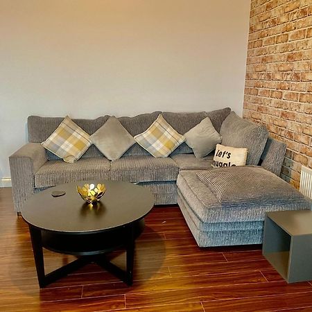 2 Bedroom City-Centre Apartment With Free Parking Белфаст Экстерьер фото