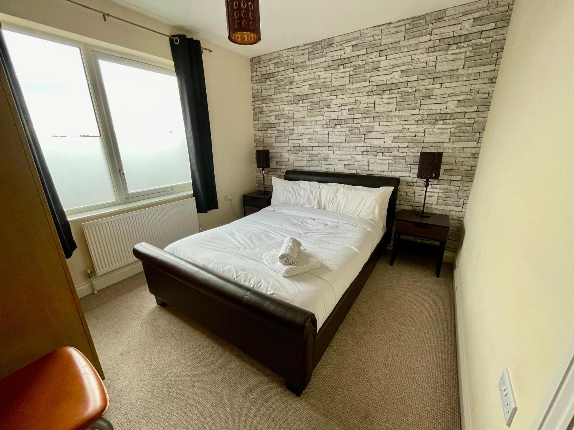 2 Bedroom City-Centre Apartment With Free Parking Белфаст Экстерьер фото