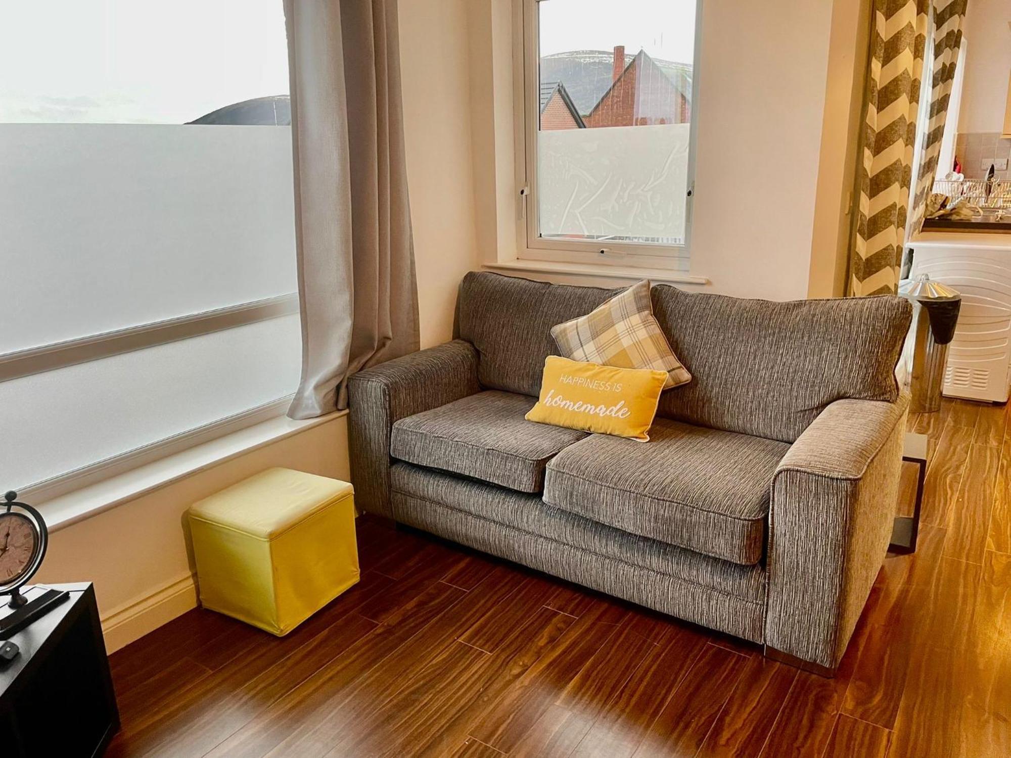 2 Bedroom City-Centre Apartment With Free Parking Белфаст Экстерьер фото