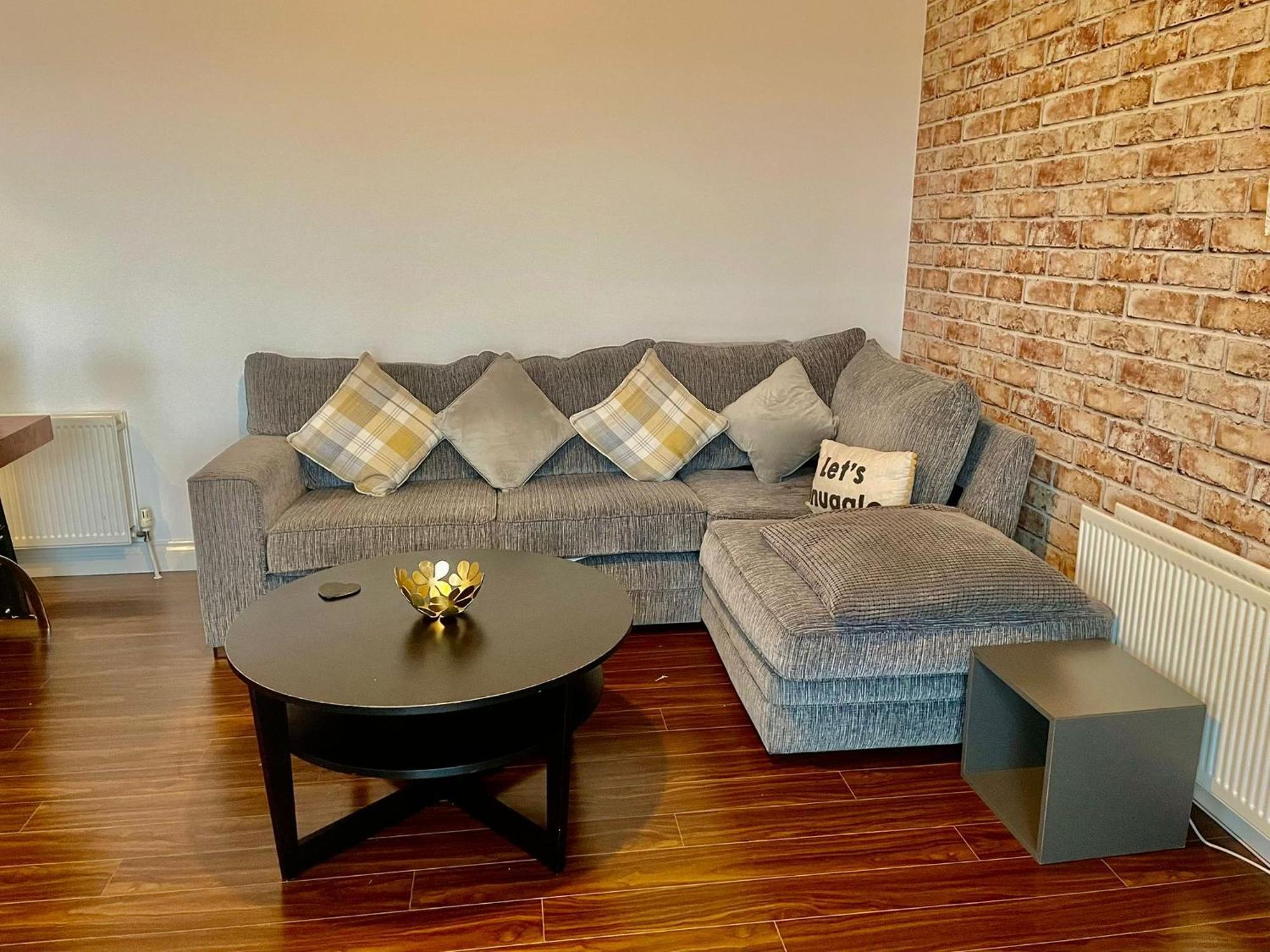 2 Bedroom City-Centre Apartment With Free Parking Белфаст Экстерьер фото